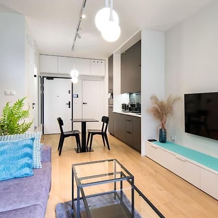 Modern Apt Next To Train Station Краків Екстер'єр фото